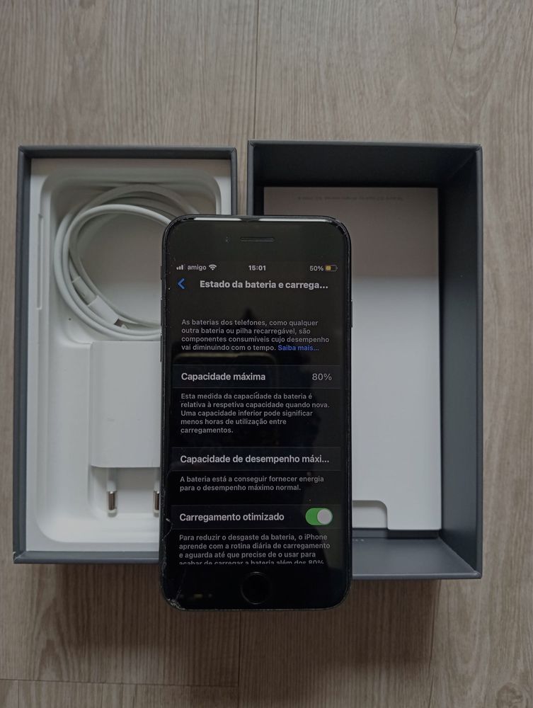 iPHONE 8–64GB usado, mas pronto a usar
