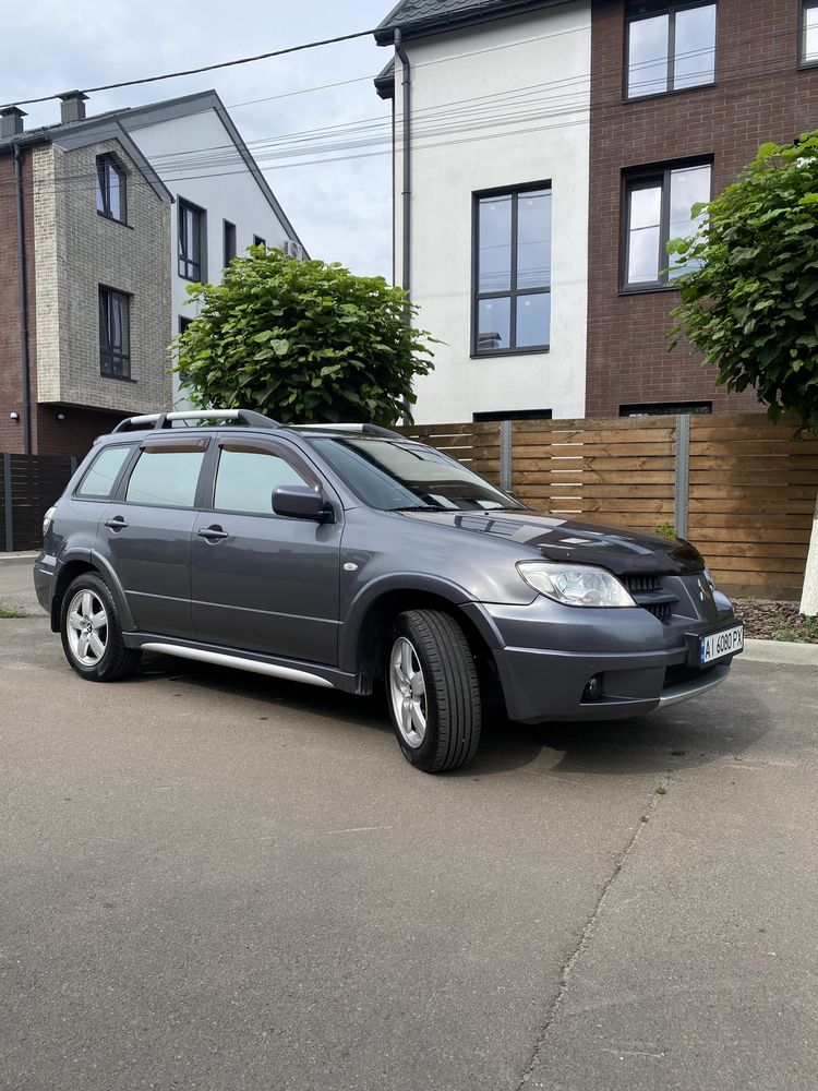 Продам Mitsubishi Outlander 2.4 AT