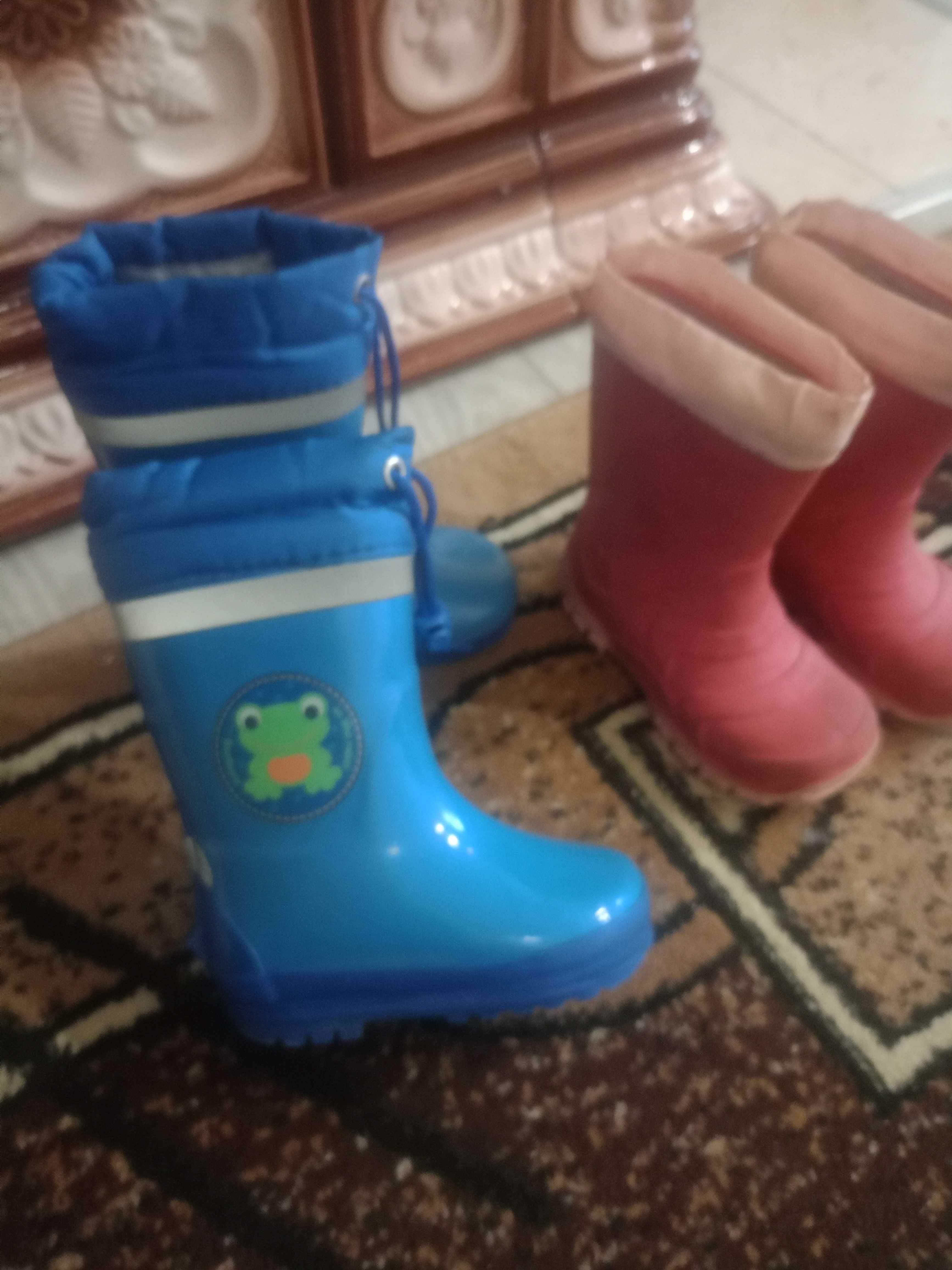 Гумачки дитячі на хлопчика та дівчинку