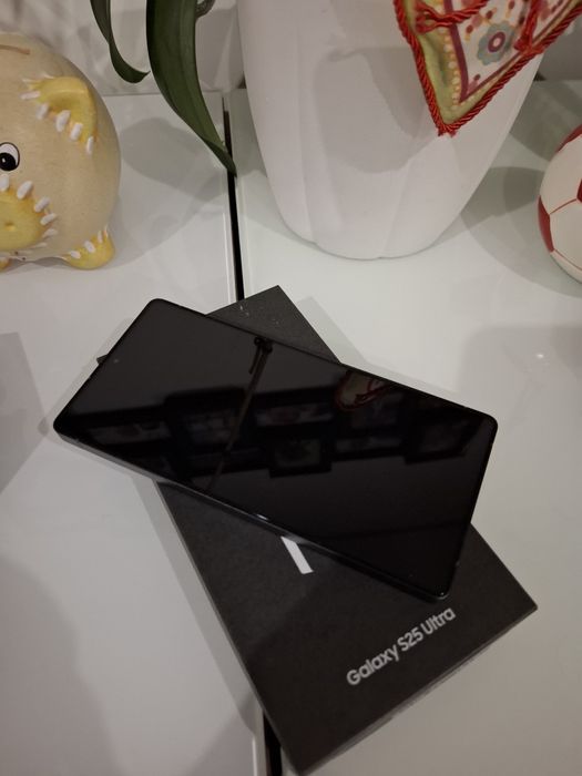 Samsung s25 ultra 12/256g factura e garantia ate 09/2028