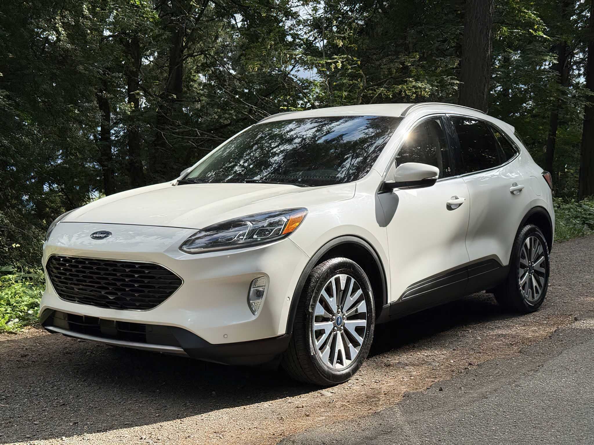 Ford  Escape Titanium      2020