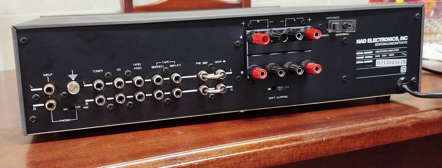 Amplificador integrado NAD 3130