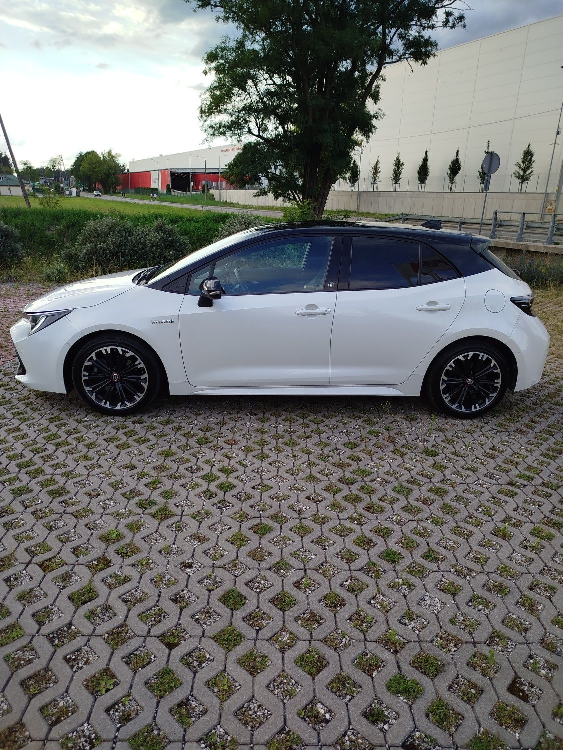 Toyota Corolla E21 2.0 Hybryda 34tys przebiegu Bogata