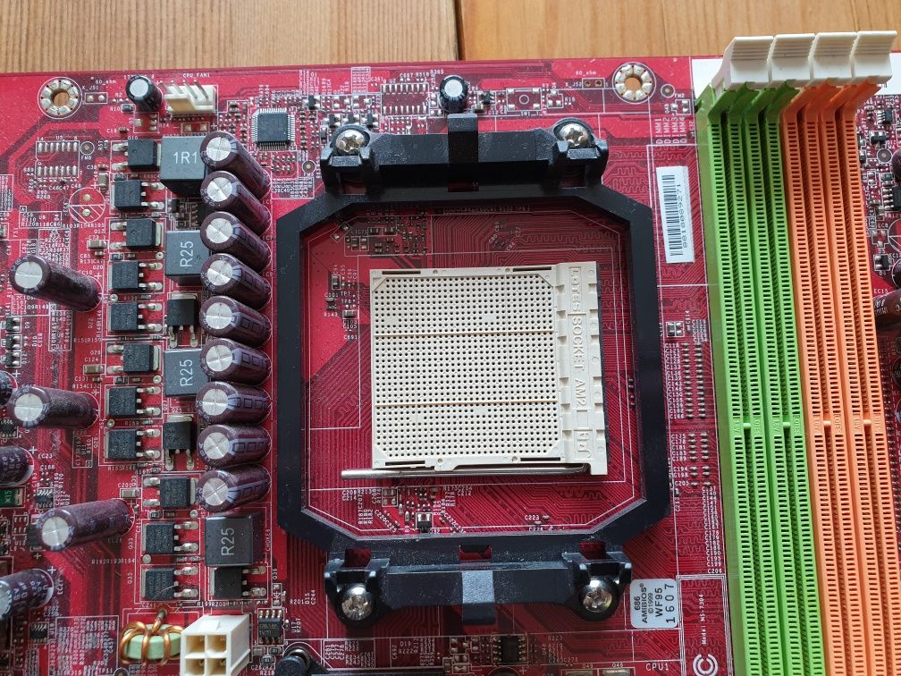 MSI MS-7304 / Płyta główna / Socket AM2 / AM2+ / AMD