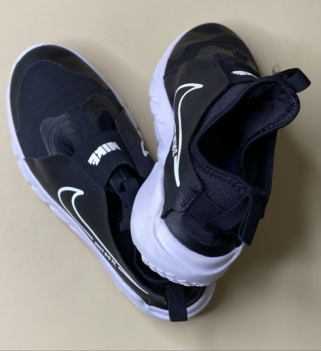 Кросівки NIKE.)(