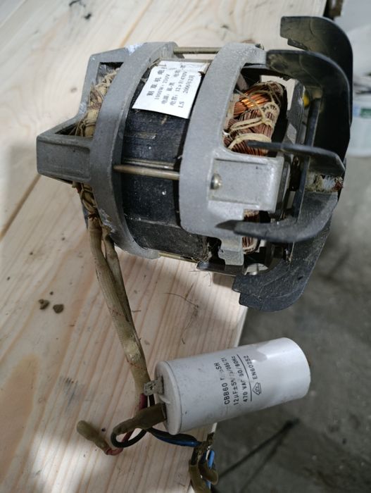 Двигун 1000 вт до газонокосарки