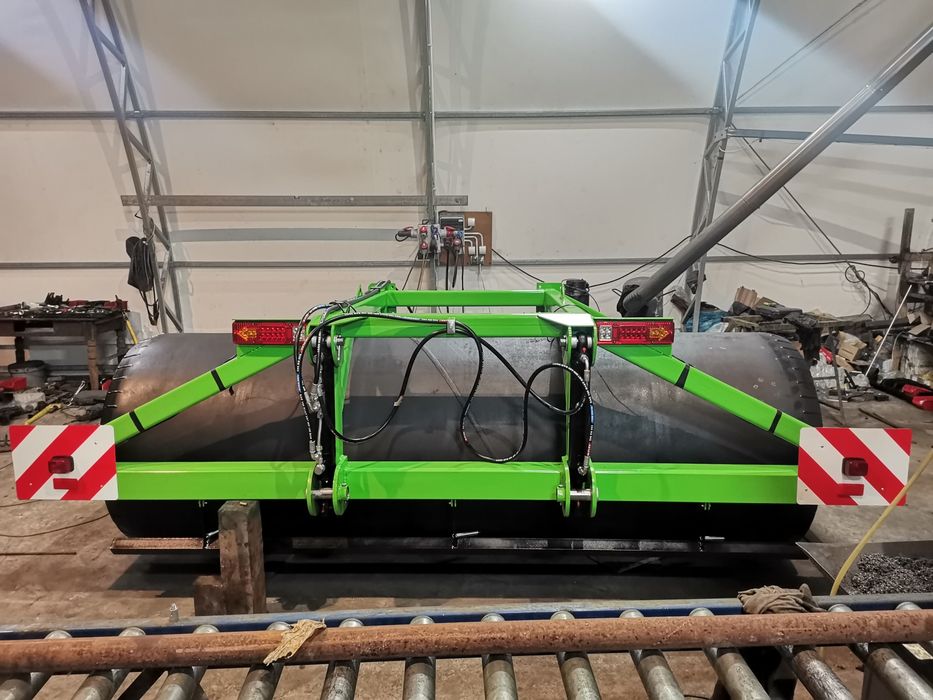 Wał łąkowy, posiewny hydraulicznie podnoszony 3m