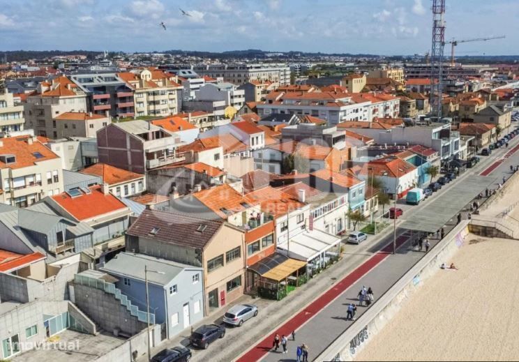 Prédio Em Primeira Linha De Mar