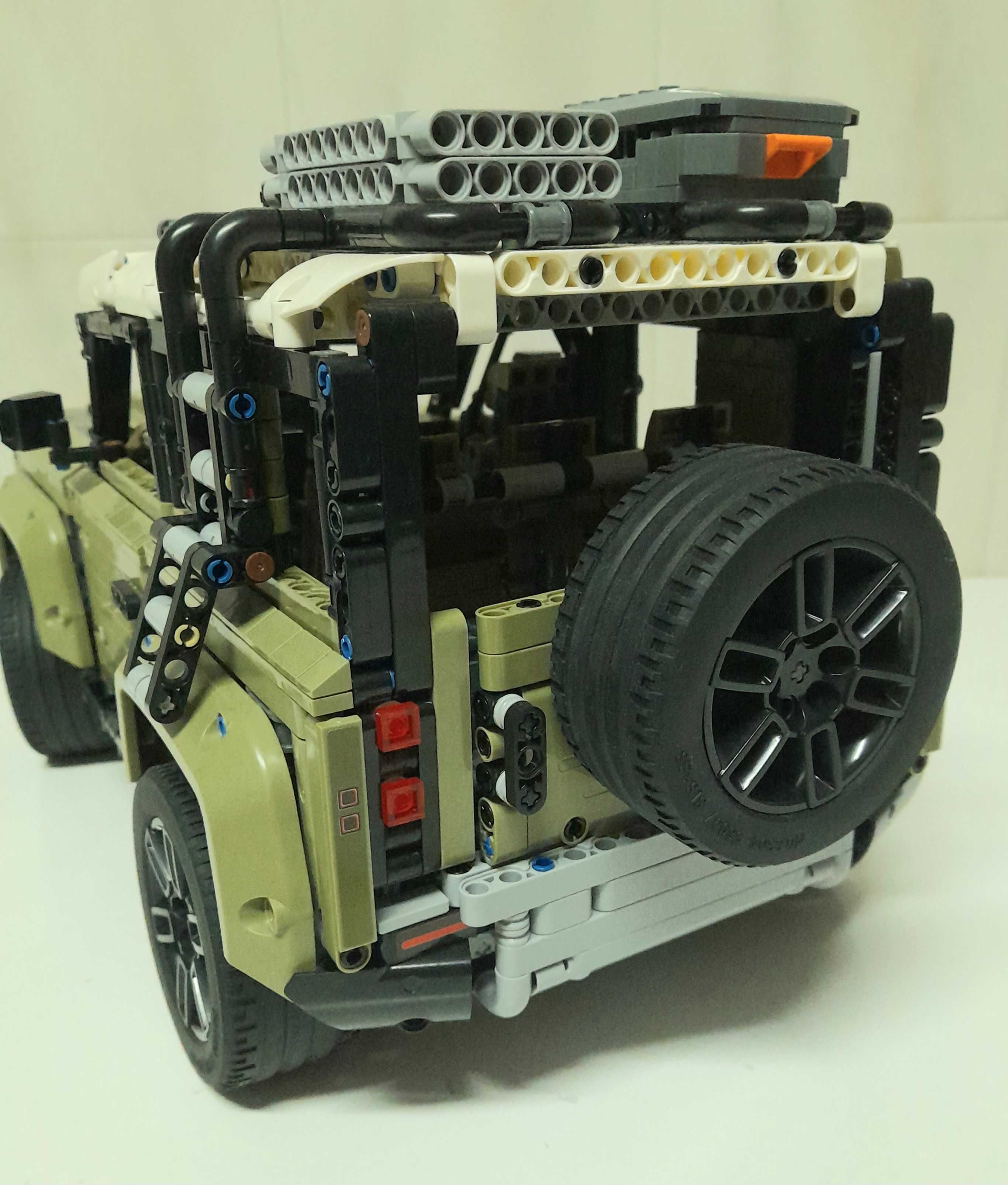 Lego Thecnic Land Rover Defender
