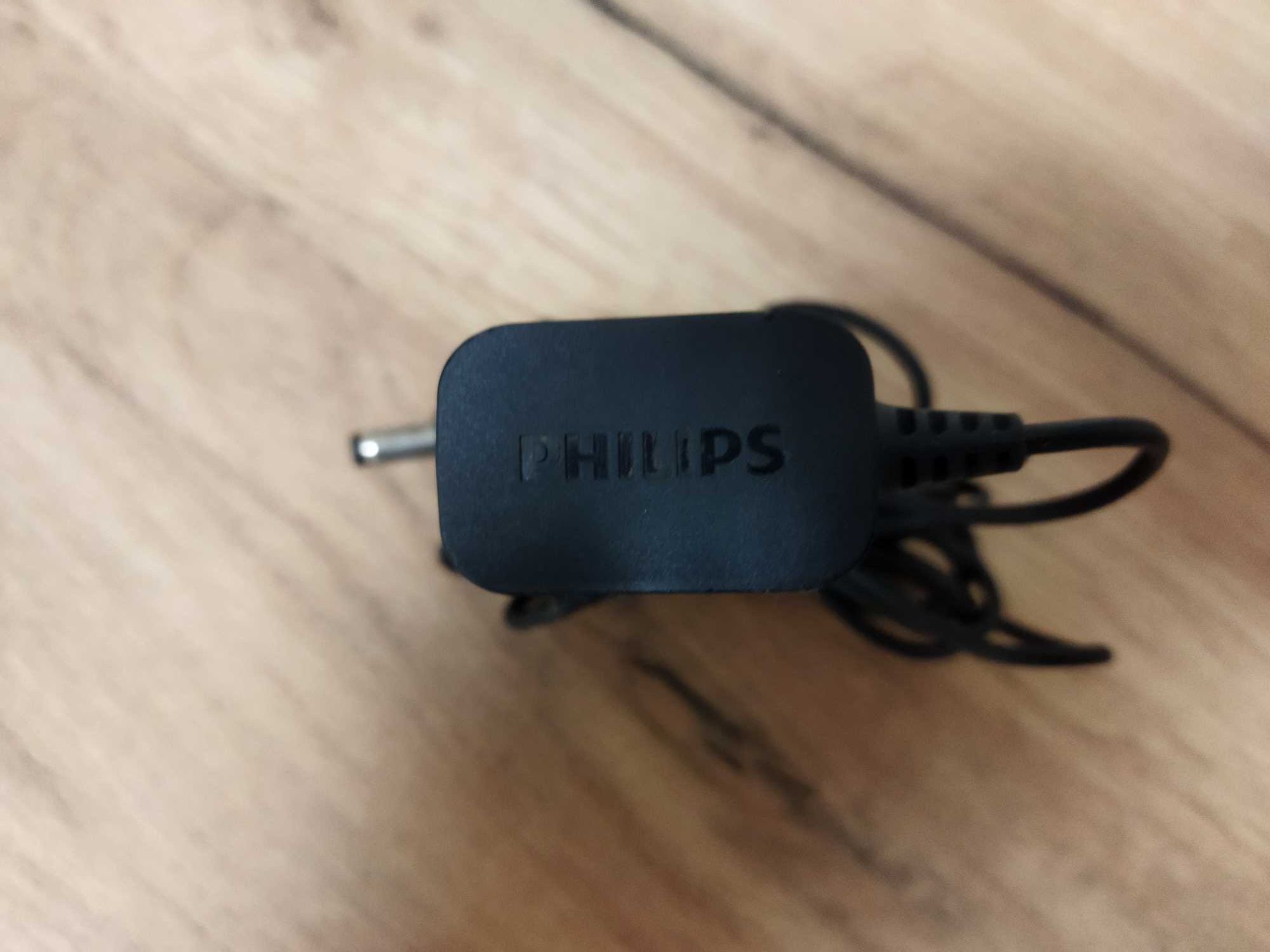 Зарядное устройство Philips HQ8505 15V 8.4W.