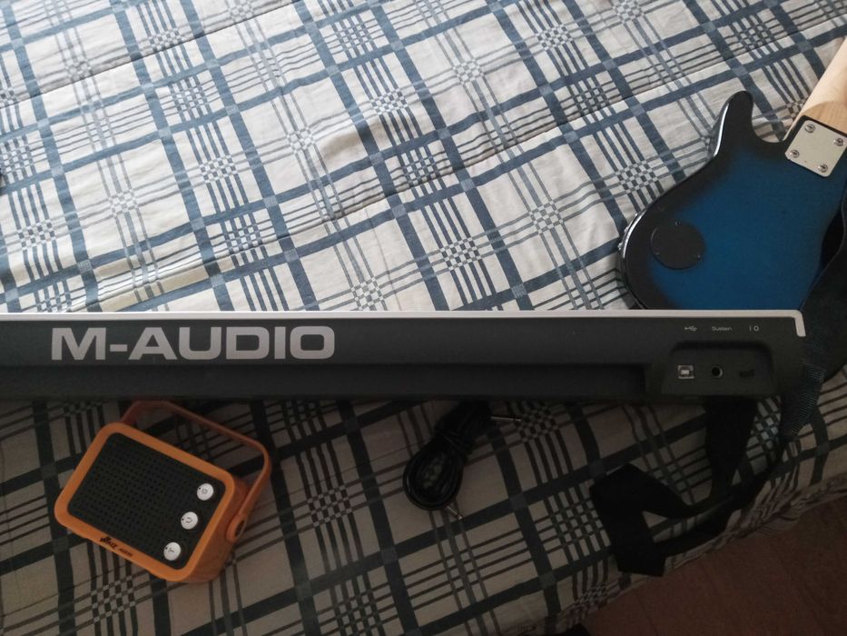 Teclado USB-Pad-Guitarra- amplificador.