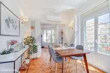 Apartamento T4 remodelado e equipado com vista desafogada cidade e rio
