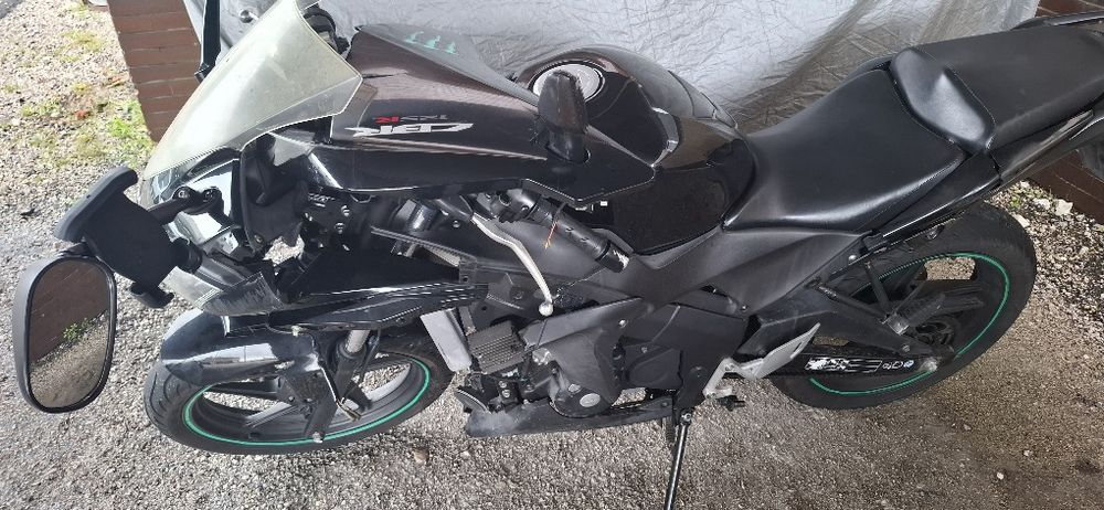 Honda CBR 125 ano 2011