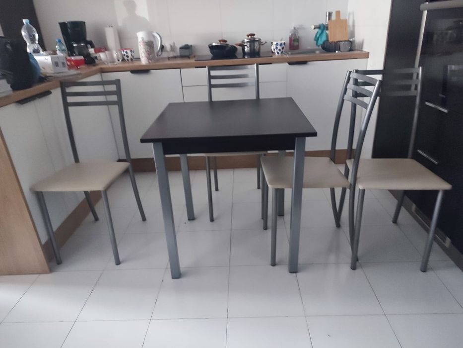 Stol kuchenny z krzeslami