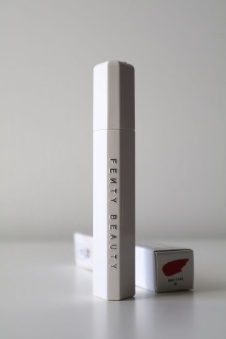 Conjunto 2 Batons Fenty Beauty & Fenty Skin – PORTES INCLUÍDOS