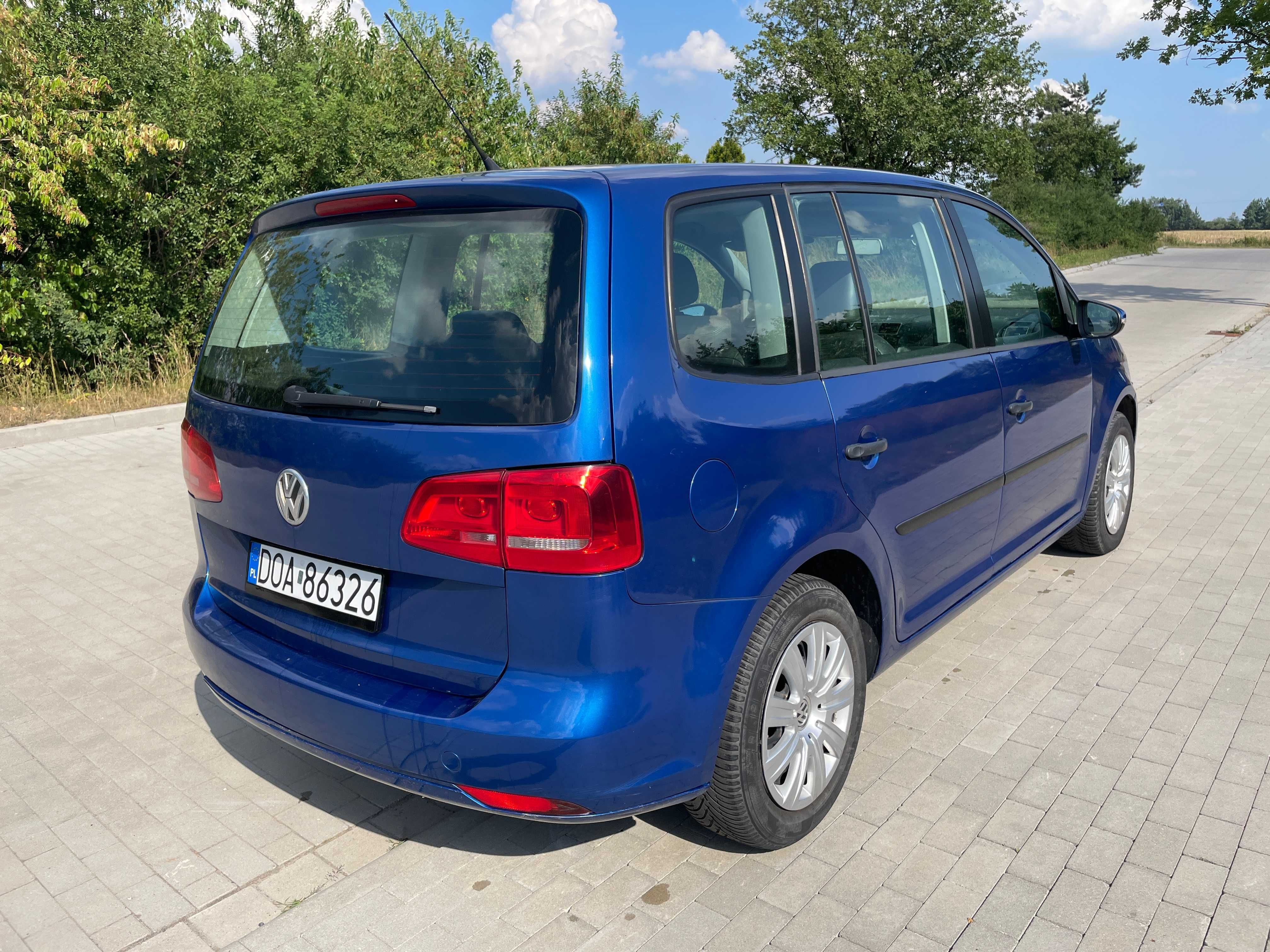 Volkswagen Touran rok 2011 VW 1.6tdi 105km. DSG automat zarejestrowany
