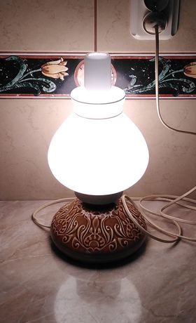 Lampa ceramiczna z Mirostowic z kloszem