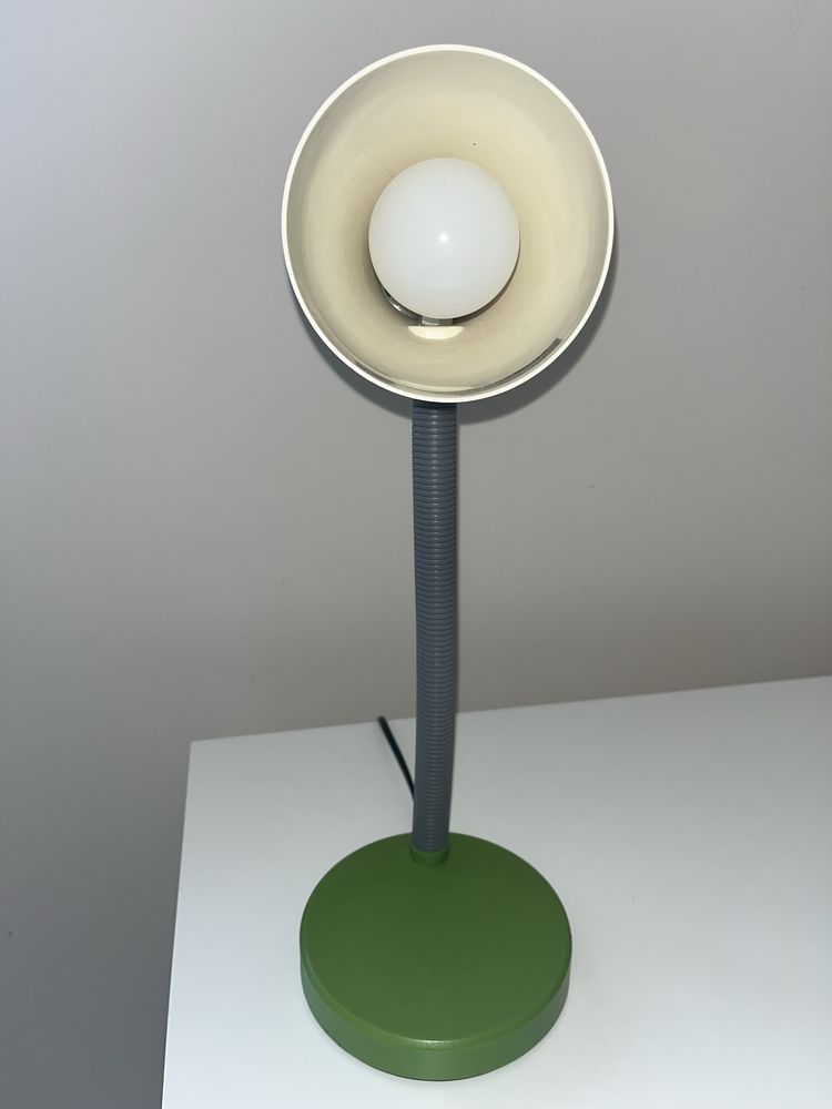 Lampka biała biurkowa
