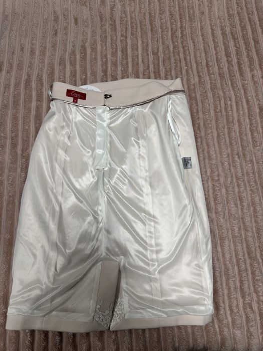 Спідниця з мереживом,дуже ефектно виглядає,від Українського дизайнера