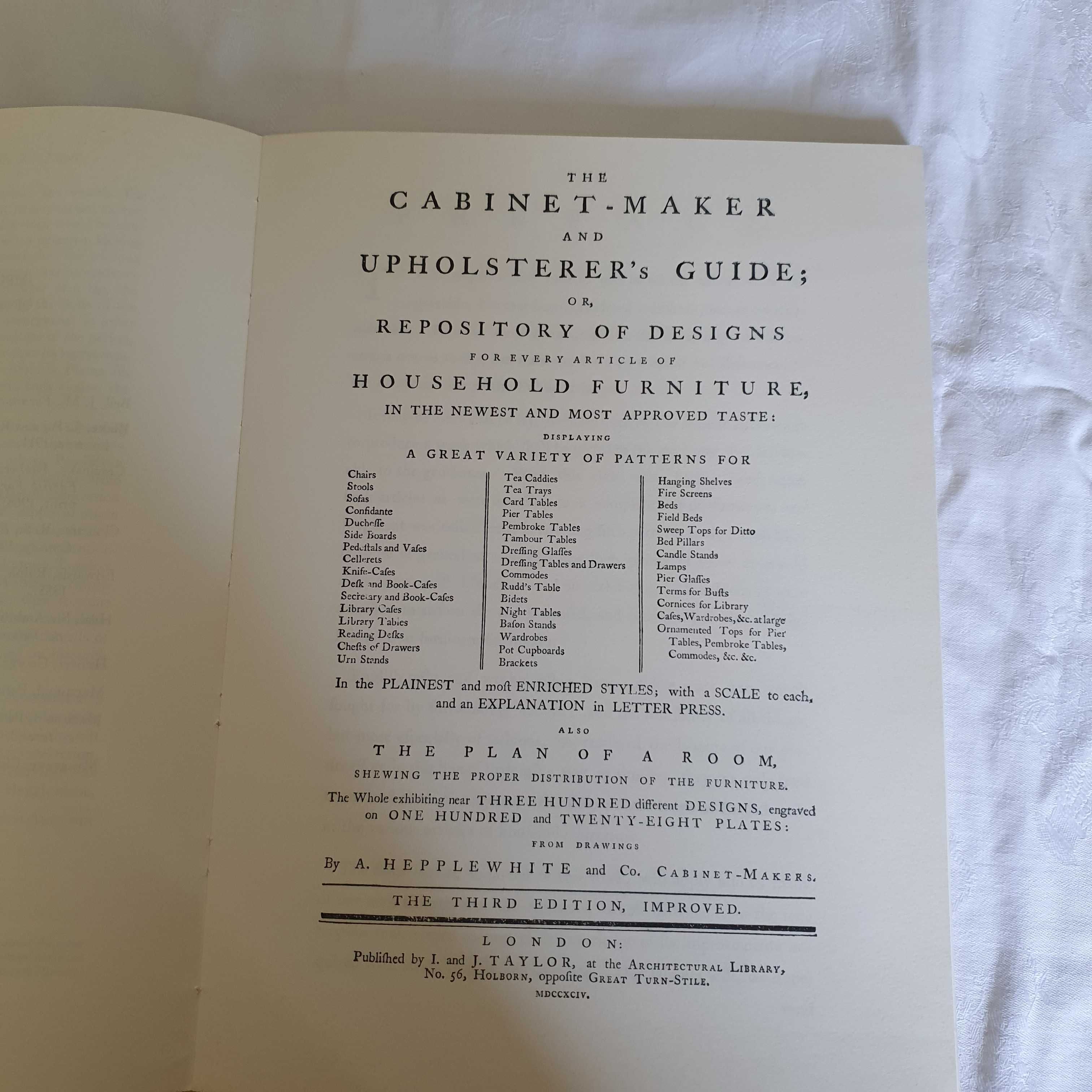 Reprint kultowego podręcznika o antycznym meblarstwie i tapicerstwie