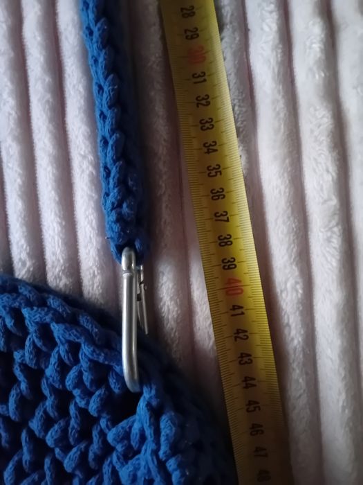 Torebka okrągła pleciona ze sznurka. Stan bardzo dobry.