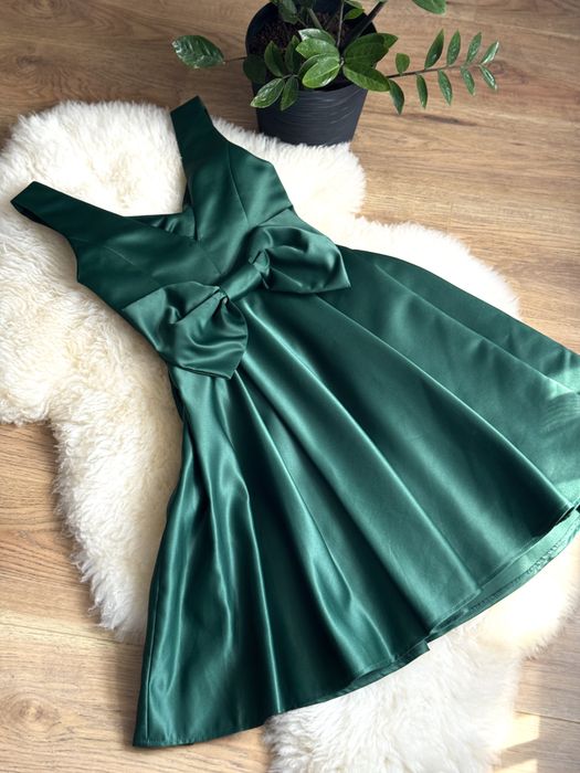 Витончена вечірня сукня в стилі old money, шита індивідуально