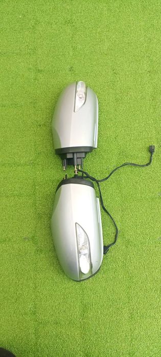 Дзеркало автомобіля