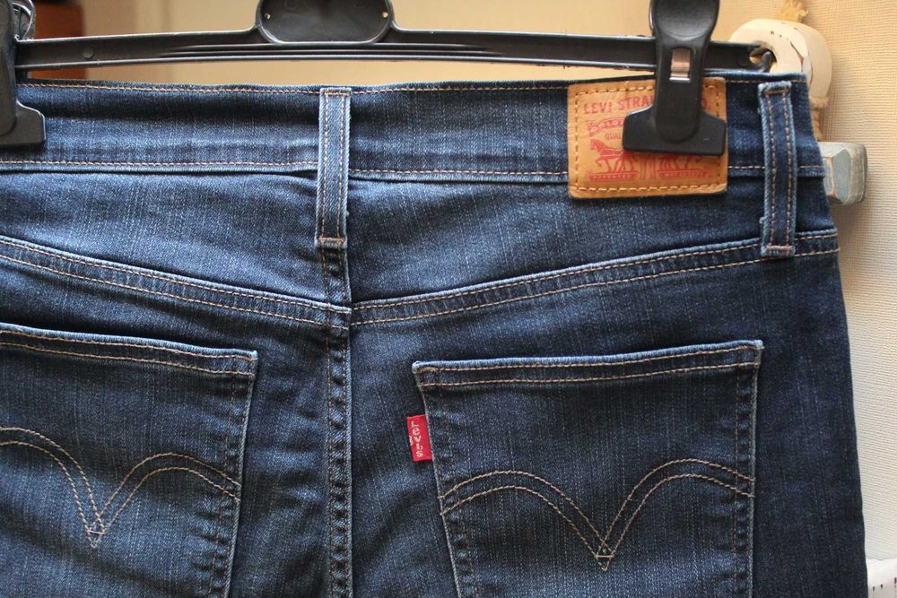 Шорты, джинсовые, Levi's, р 29, состояние новых