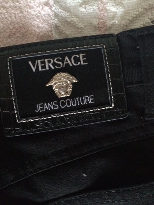 Продам женские джинсы Versace