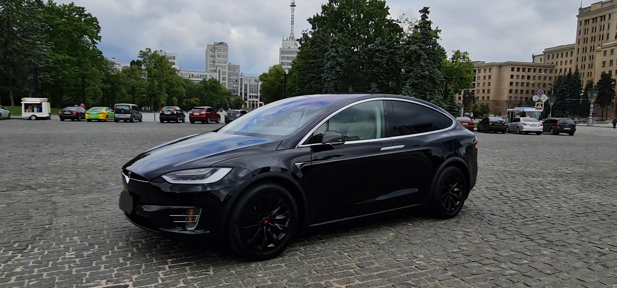 Tesla Х, 32000км, не бита