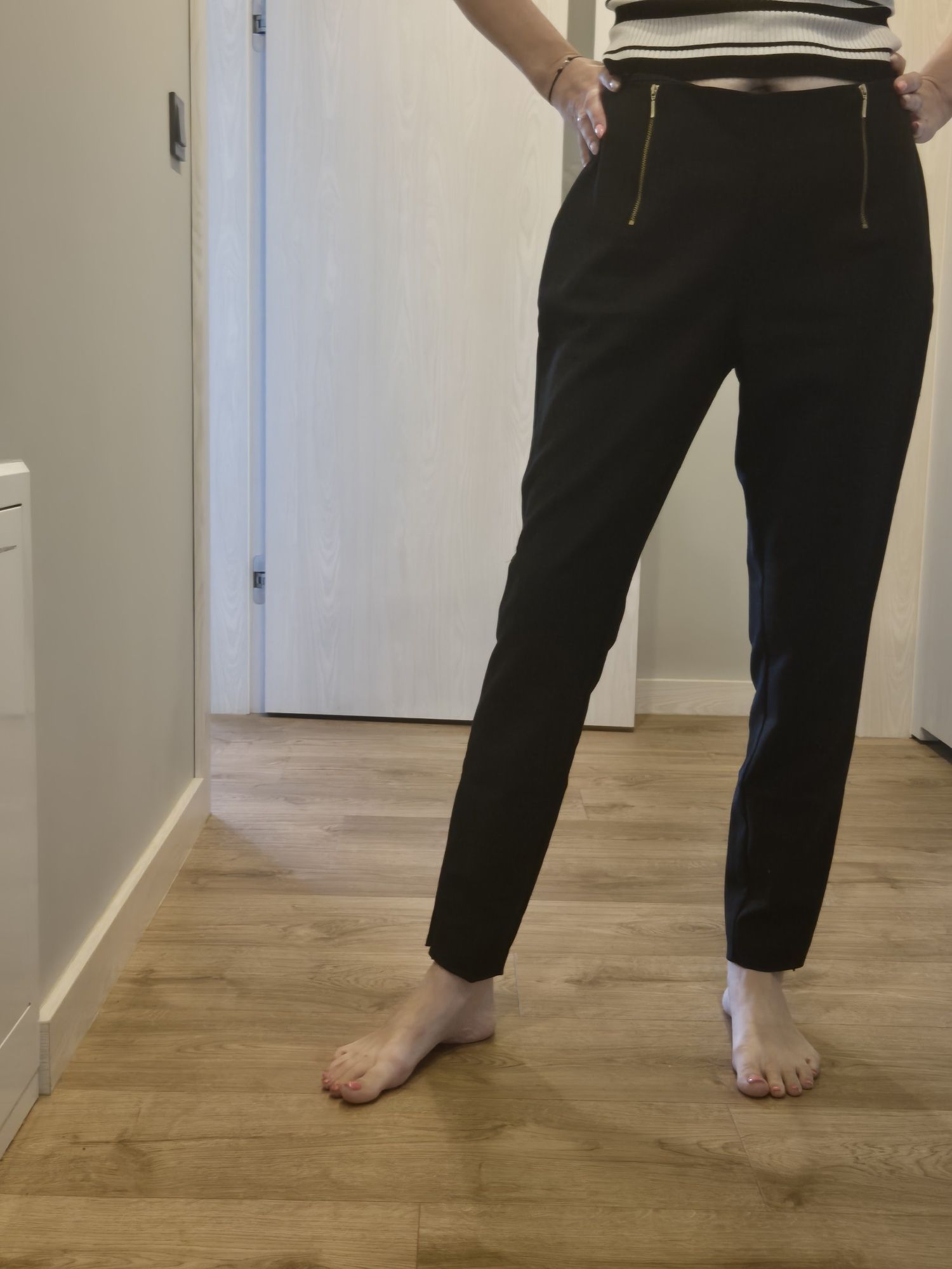 * eleganckie czarne spodnie z ozdobnymi zamkami, rozm 42 mohito
