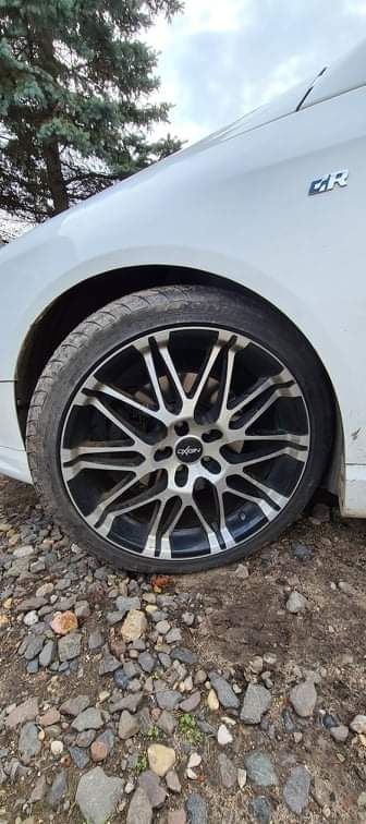 Opony 235/40 R19 razem z  felgami Oxigin 19