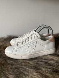 Emporio Armani sneakersy białe skórzane 37