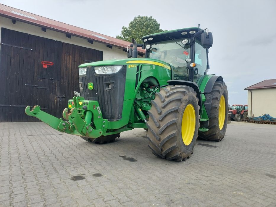 Ciągnik rolniczy john deere 8335R