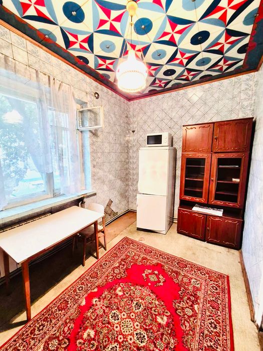 Продам елітну трикімнатну квартиру в центрі міста - 100 м².