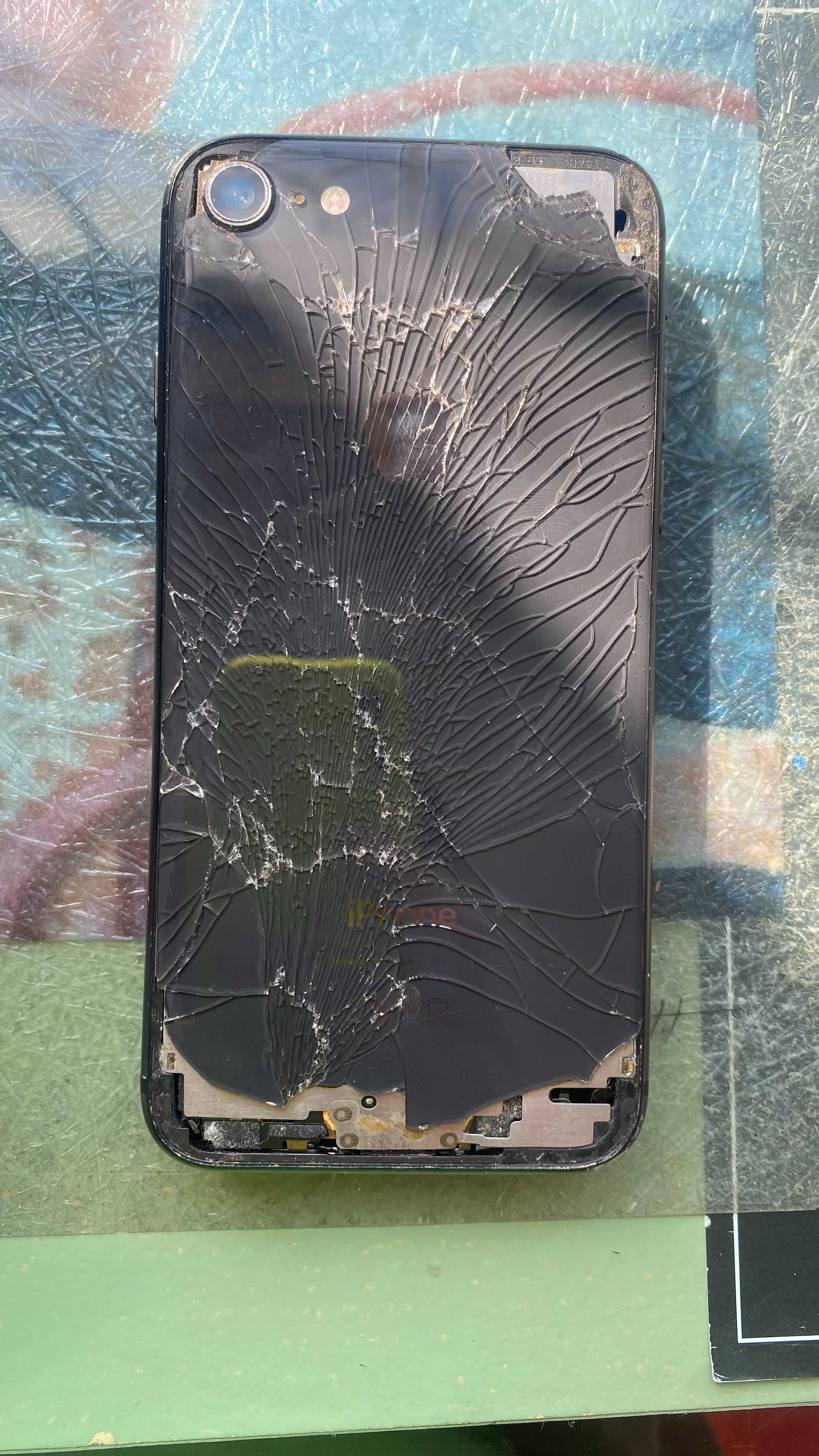 IPHONE 8 - 64 GB