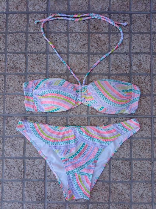 Biquíni florido às cores e branco cai-cai como Novo