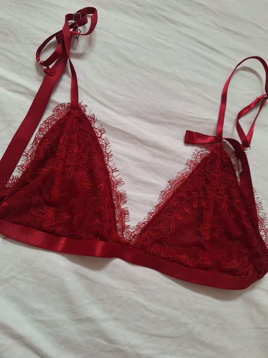 Stanik xs czerwony koronka