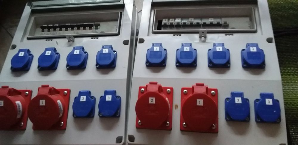 Електричний розвадіч на 3  фази,на 380  і 220 в.В -во Італія.