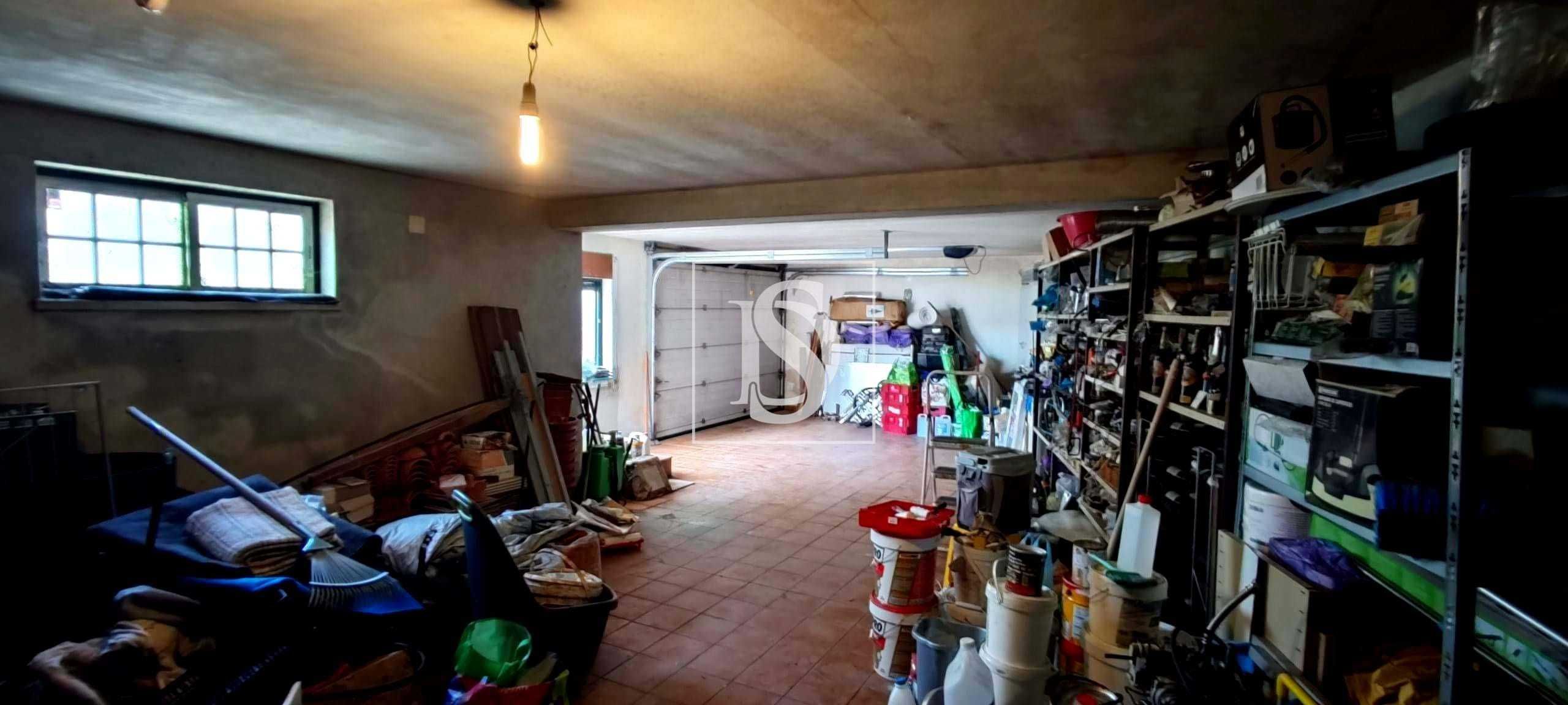 Moradia de Traça Tradicional com Terreno Amplo e Vista Deslumbrante