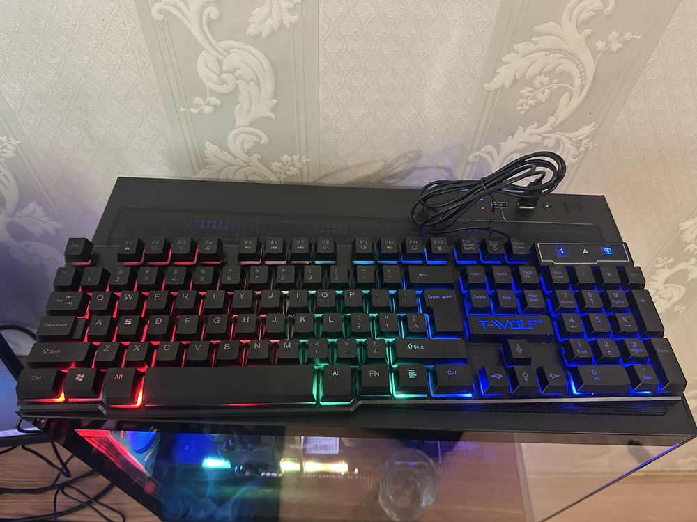 Продам игровую клавиатуру, мышку и наушники