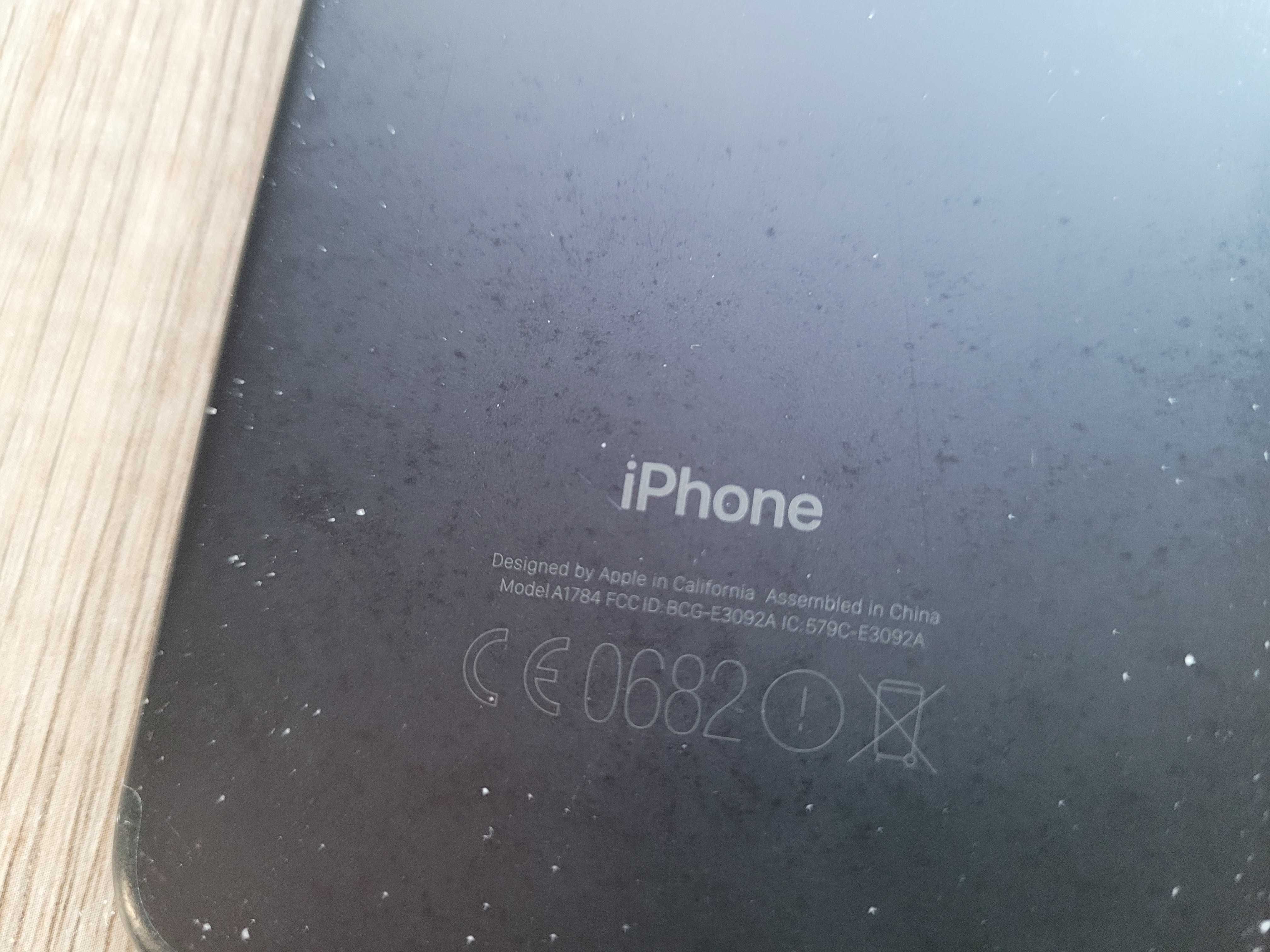 iPhone 7 Plus uszkodzony - zbita szybka i port do wymiany