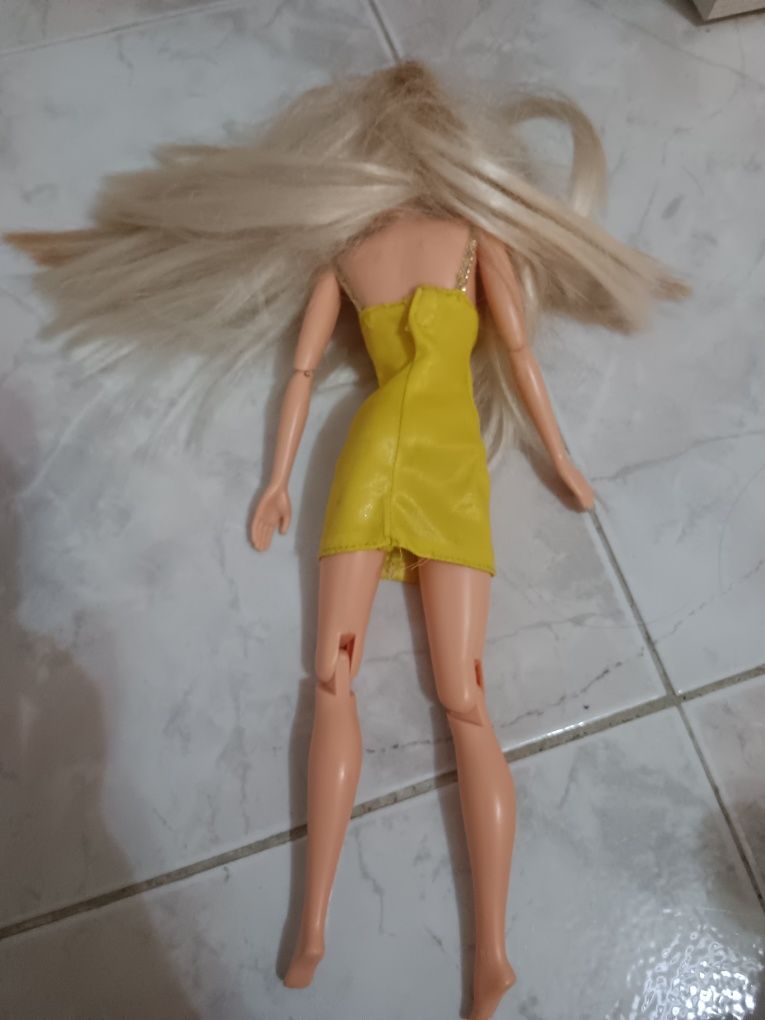 Boneca Barbie Loira
