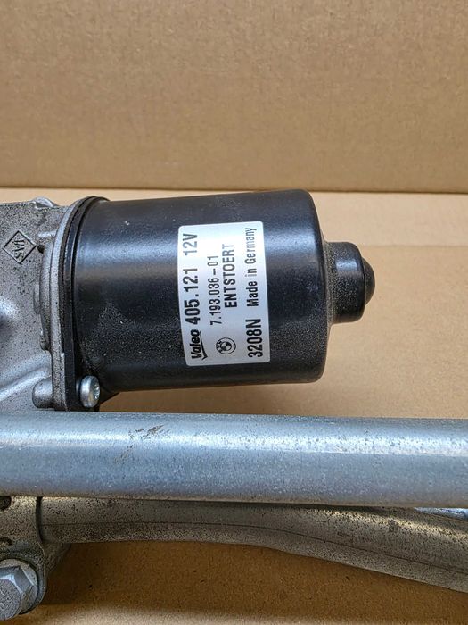 BMW E81 E82 E87 E88 Mechanizm wycieraczek Silnik Europa