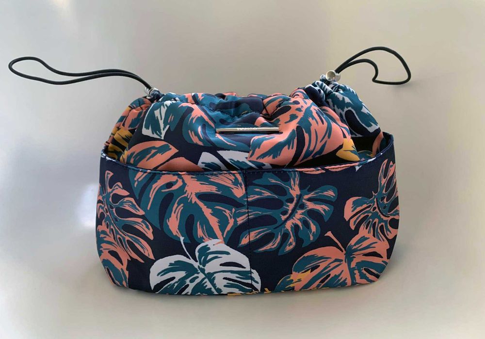 Necessaire em nylon, Mango. NOVO