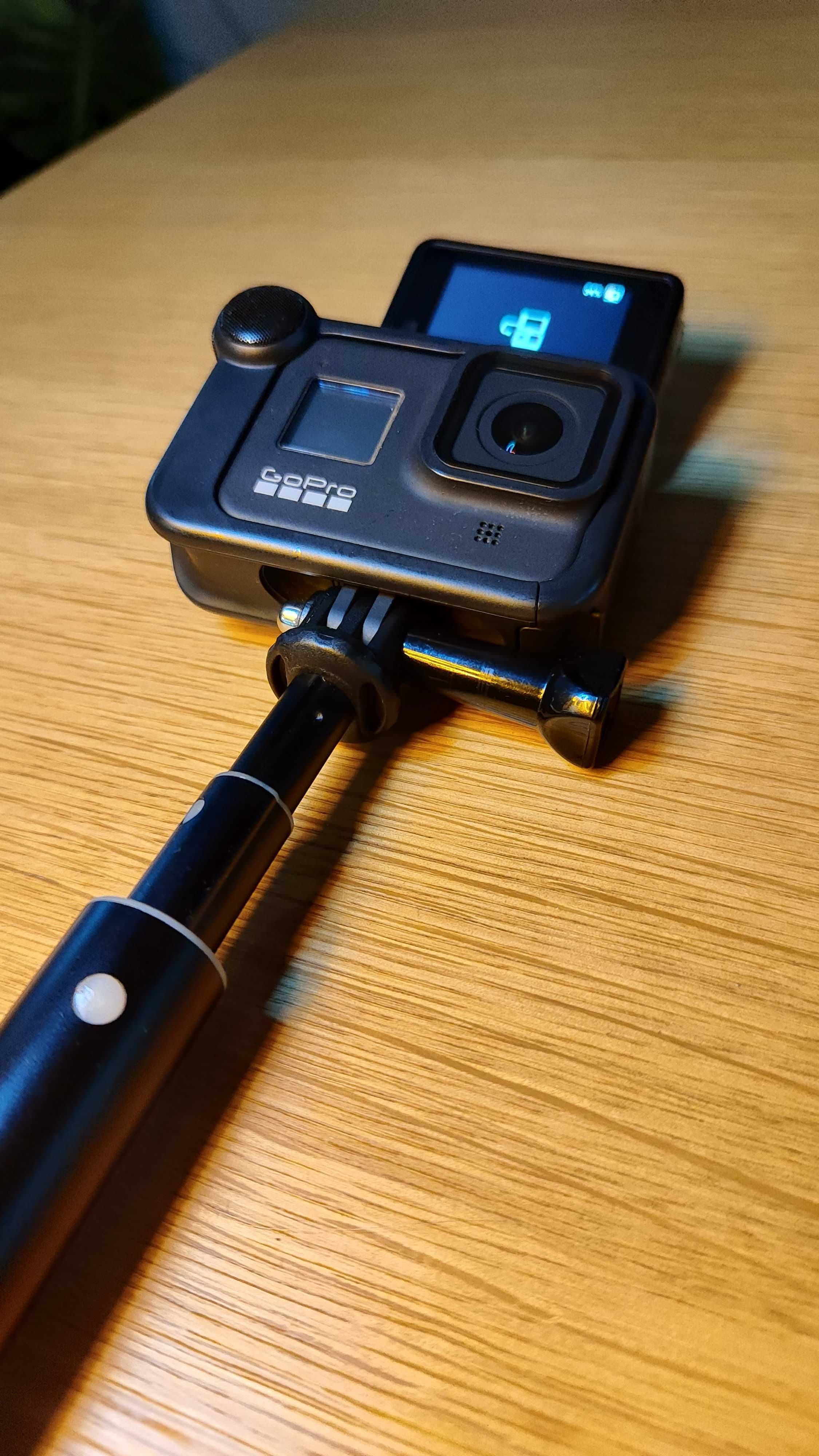 OKAZJA, GOPRO 8 black, zestaw z ekranem i mikrofonem