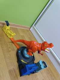 Hot wheels atak T-rexa