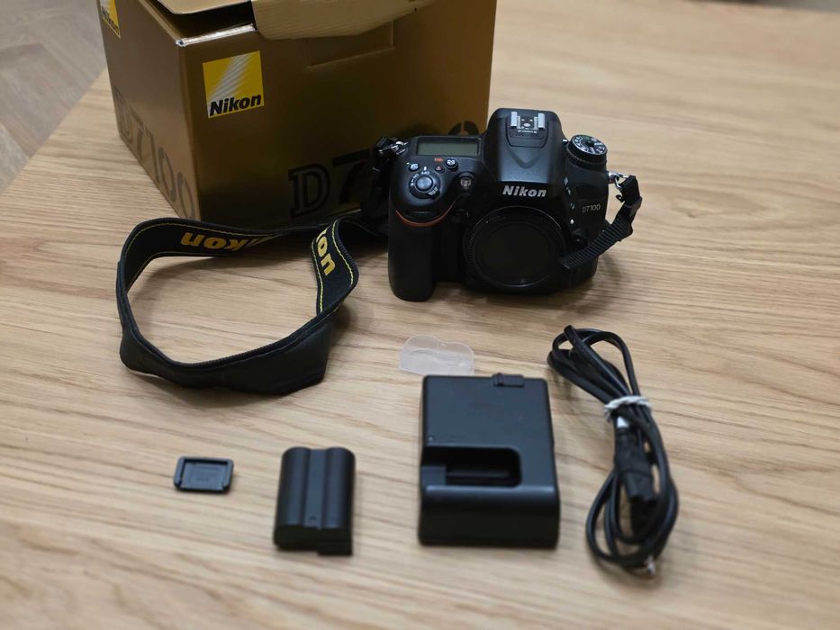 Lustrzanka Nikon D7100 okazja tanio bdb stan mały przebieg 50k