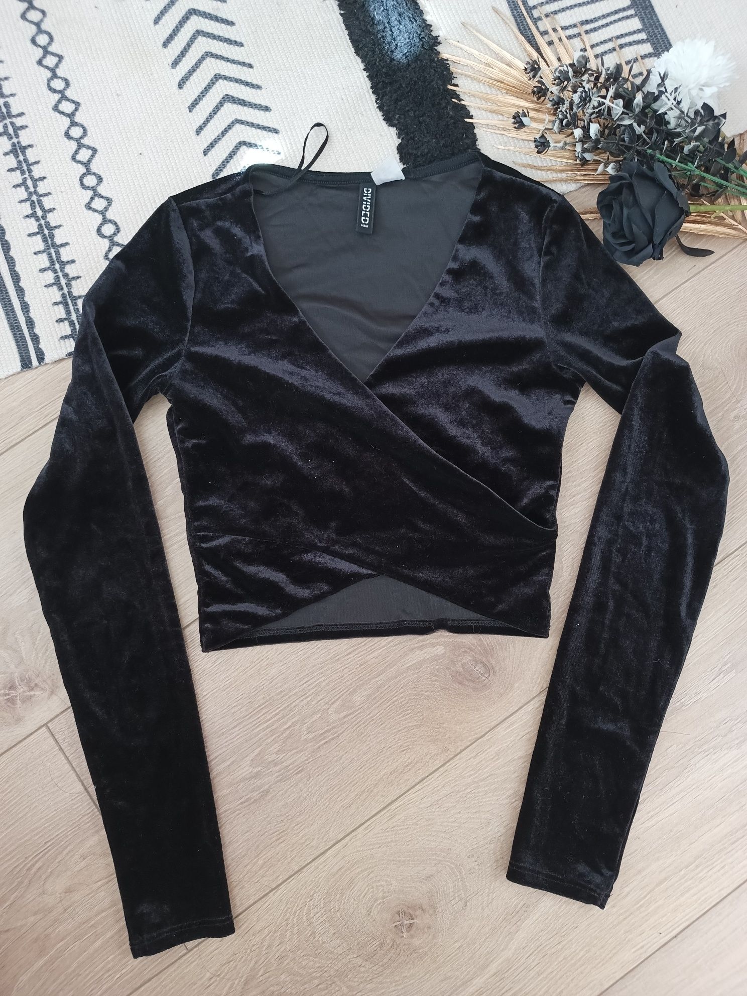 Czarna welurowa bluzka H&M XS 34  krzyżowany przód i długi rękaw