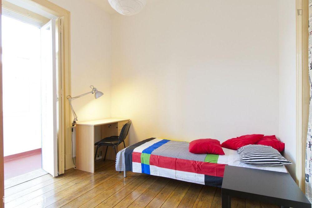 1965 - Quarto com cama de solteiro em...